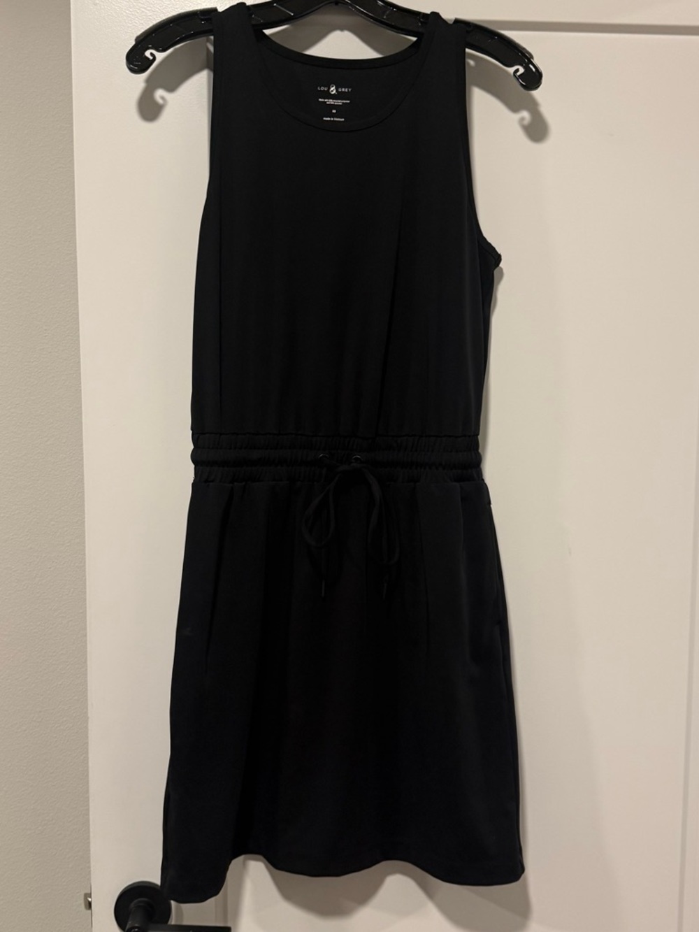 Lou & Grey Black Sleeveless Drawstring Mini Tennis Dress